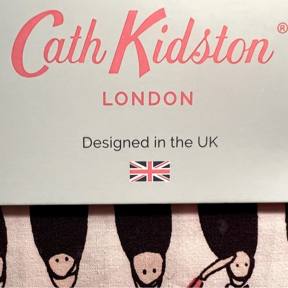 Cath Kidston London NWT Classic London Guards Multi Standard Pillowcase Pair - Picture 6 of 7